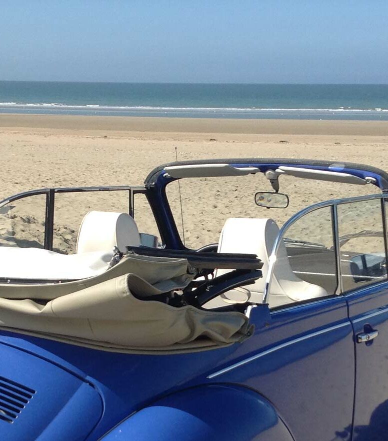 Rallye en coccinelle et voiture ancienne en Normandie