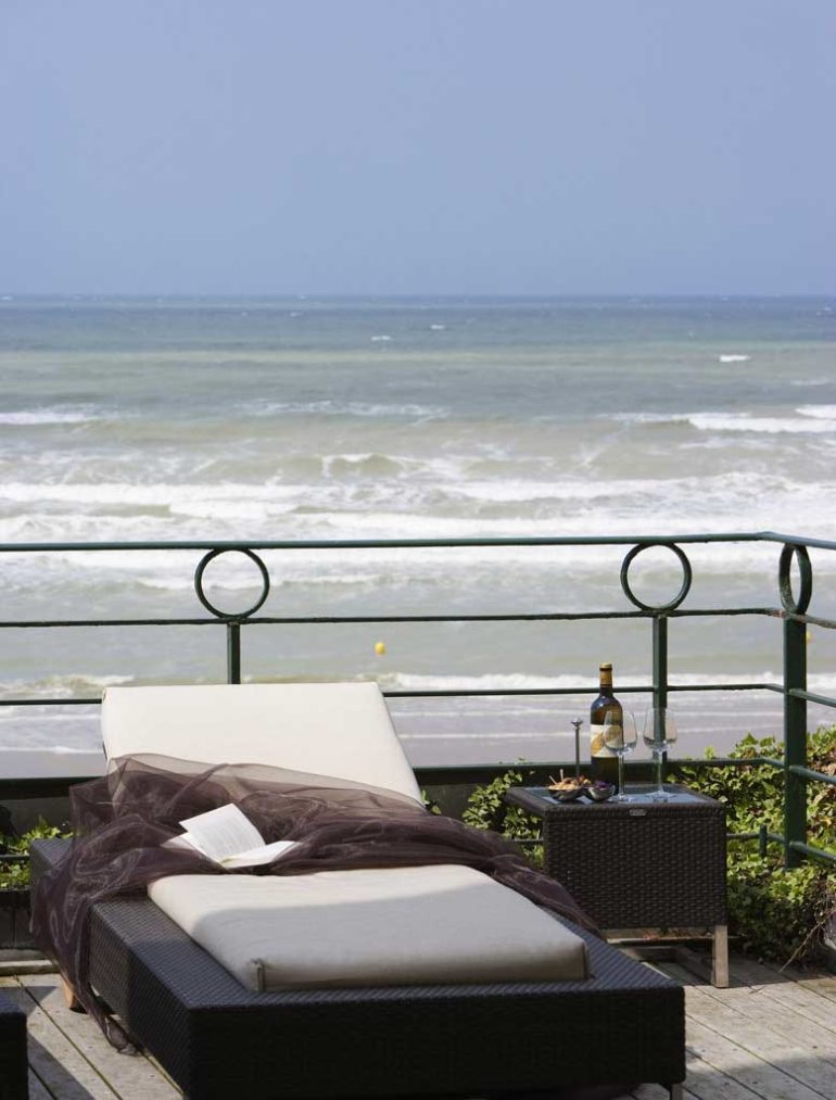 Chambre avec vue sur mer au Grand Hôtel de Cabourg