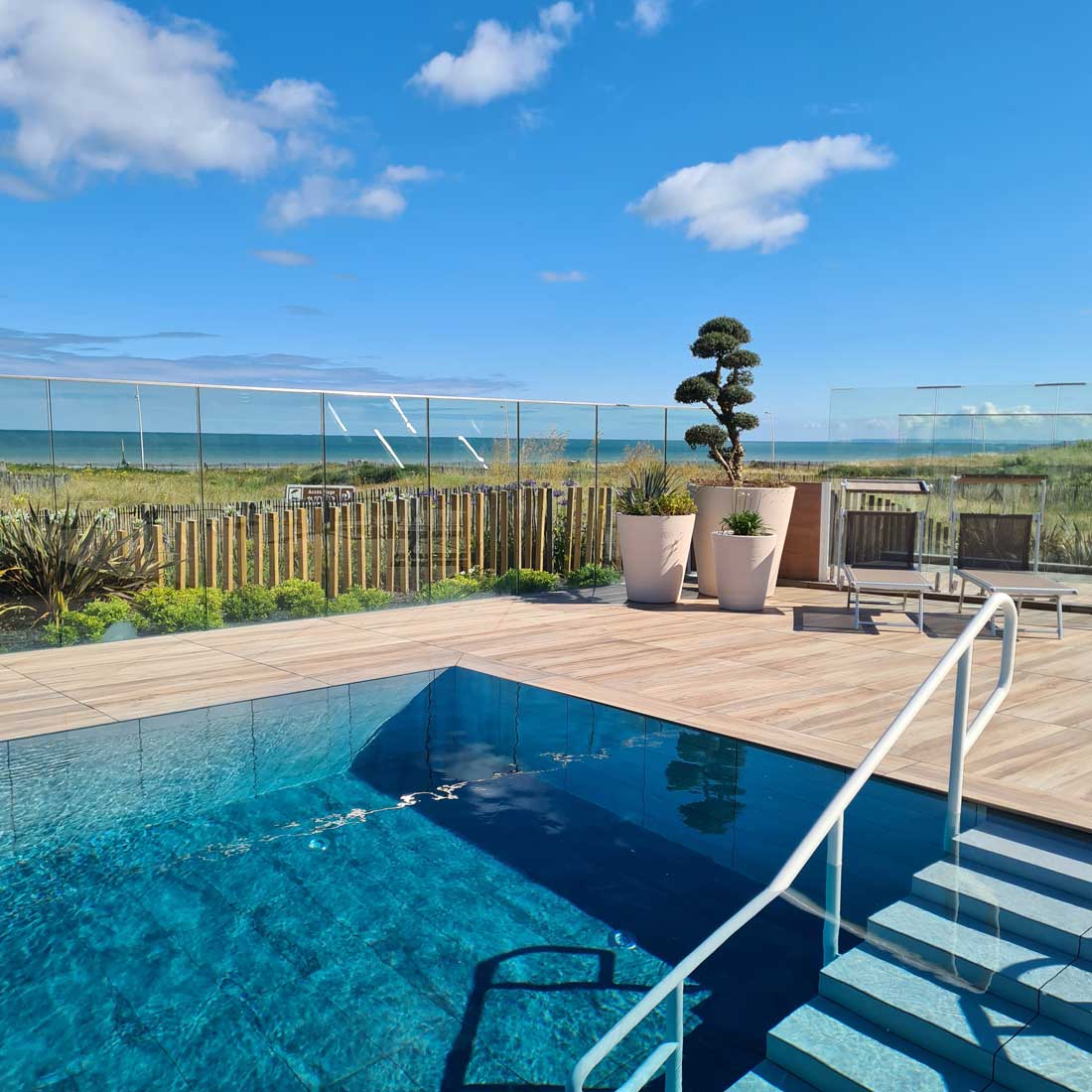 Nouvelle piscine ext Les bains de Cabourg