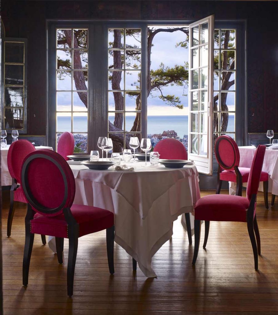 Le salon des créateurs de l'hôtel Le Domaine Saint Clair à Étretat pour vos séminaires en Normandie