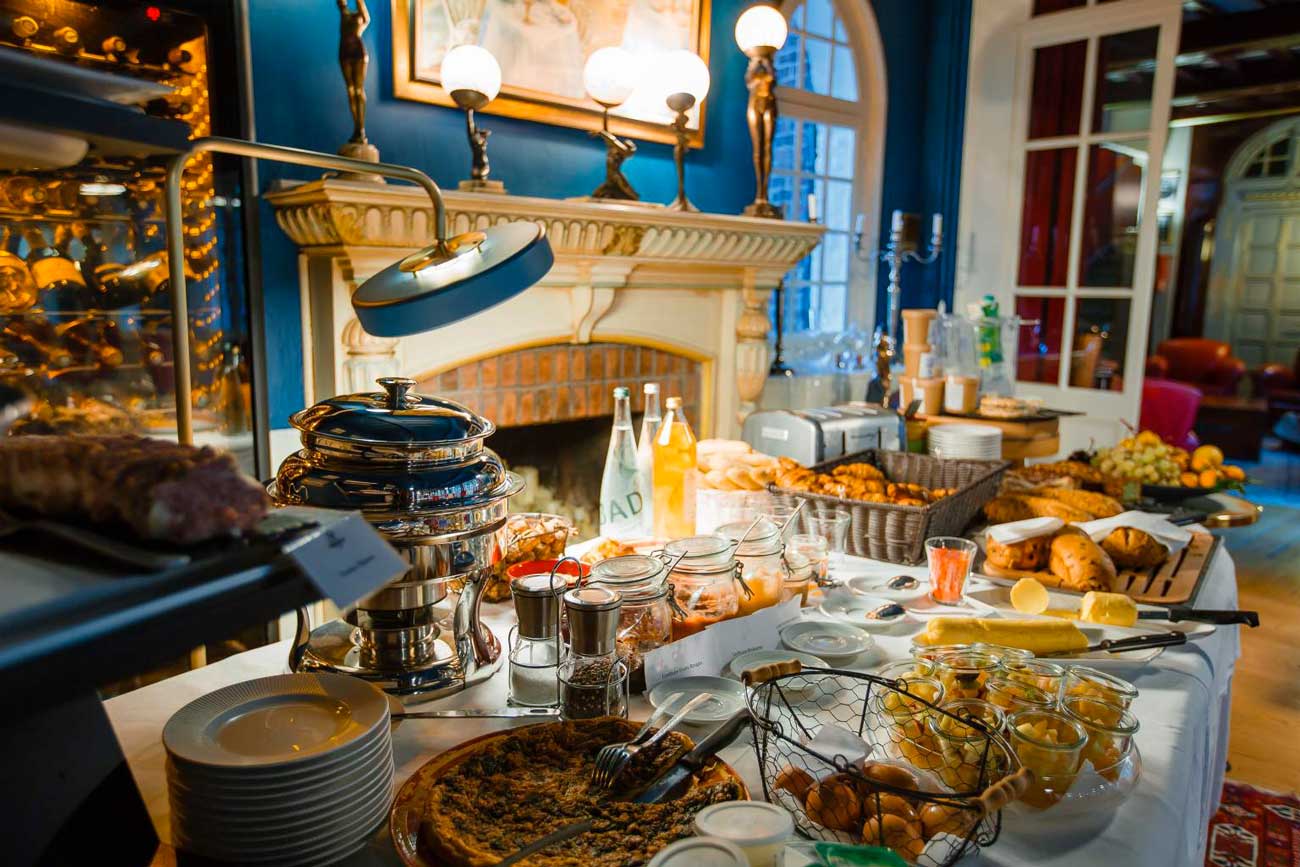 petit dejeuner à l'hotel Le Donjon