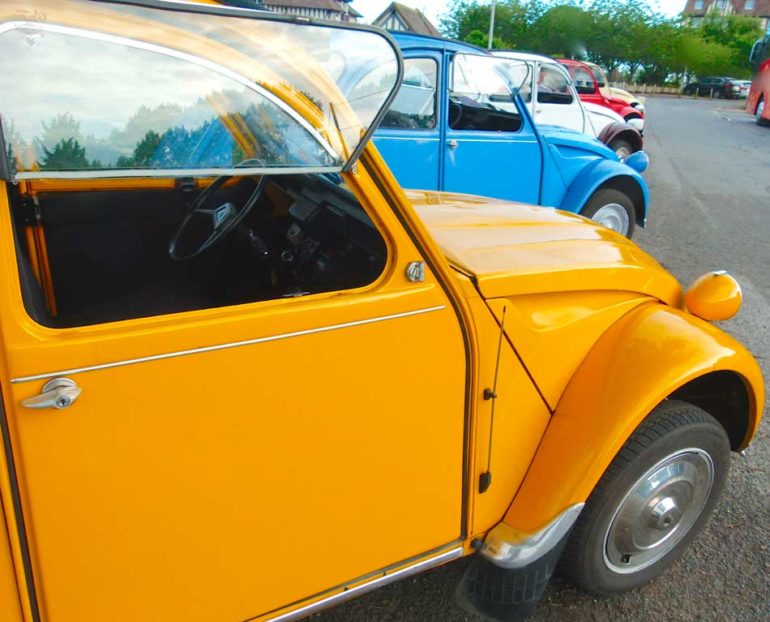 Recevoir en Normandie organise votre rallye 2CV à Honfleur