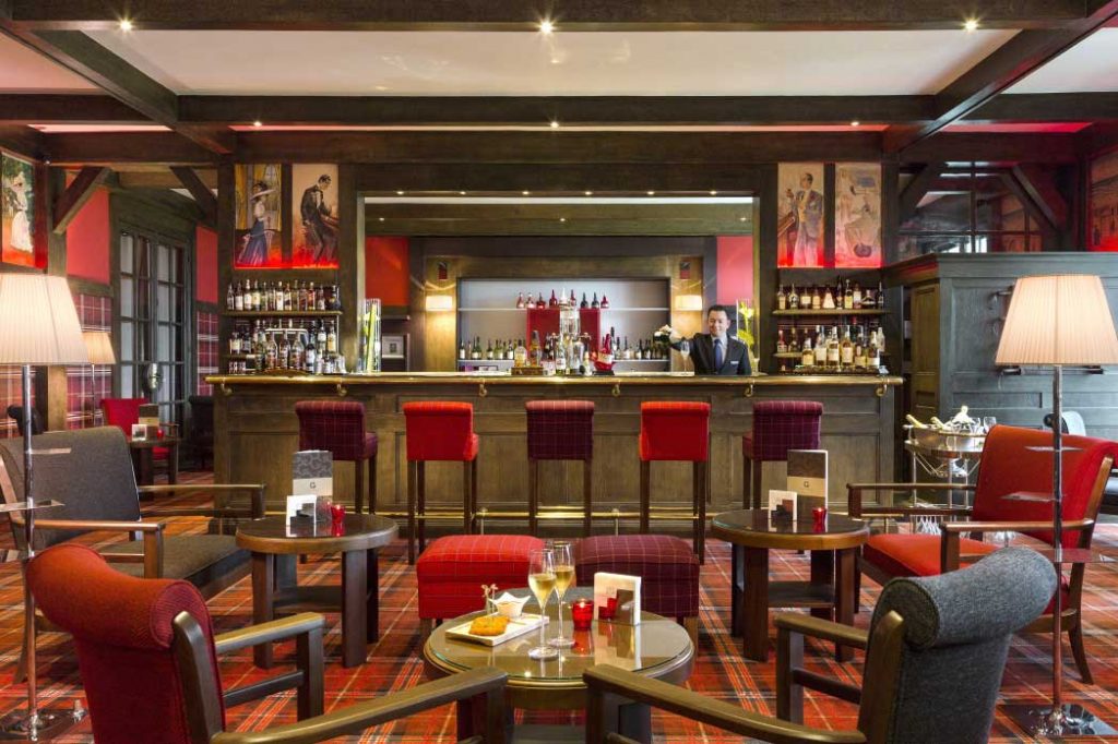 Hôtel du Golf Barrière de Deauville - Champagne servi au bar Le Green