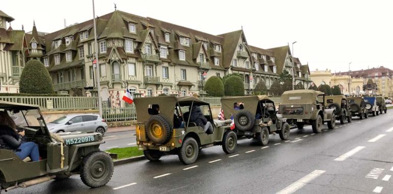 Jeeps pour la visite des souterrain de la Seconde Guerre mondiale, près de Deauville