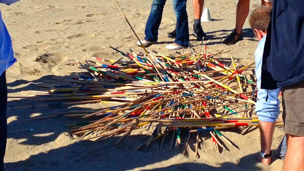 Mikado géant, jeu de plage à Trouville