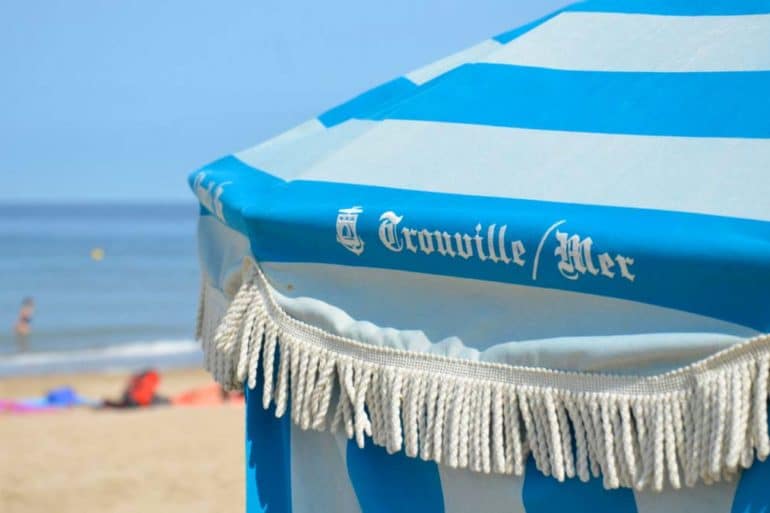 Un parasol de la plage à Trouville