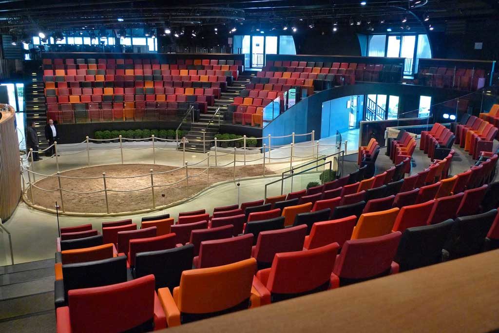 Amphithéâtre de 419 places dédié à la vente des chevaux de course à Deauville