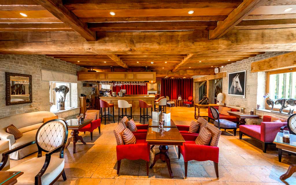 Le lounge bar des Manoirs de Tourgéville
