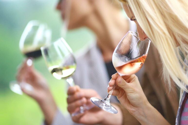 Atelier oenologie dégustation de vin pour votre CoDir en Normandie