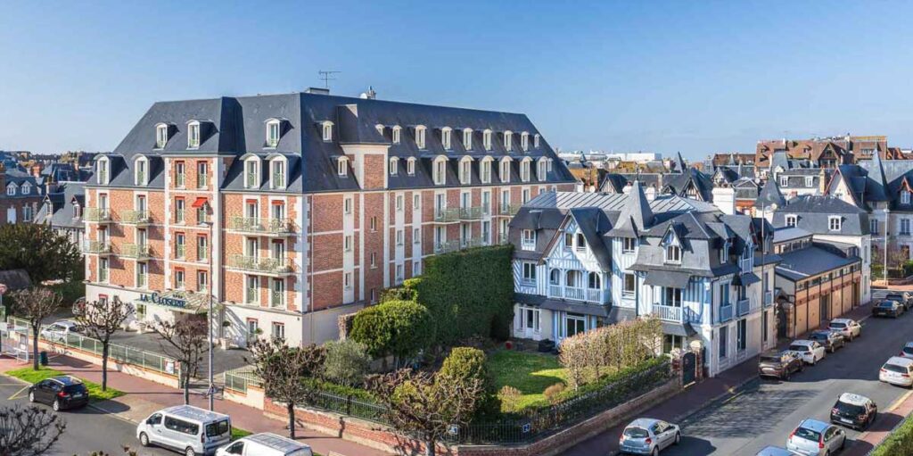 La Closerie Deauville, la villa Odette et dans le prolongement l'Atelier Hoche