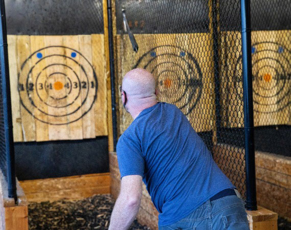 Activité lancer de hache en team-building